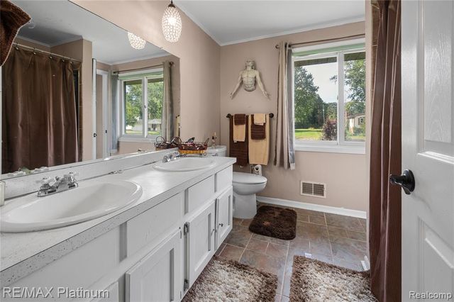 1329 Rollins Street, Grand Blanc, MI 48439