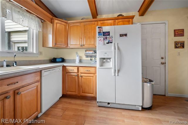 1329 Rollins Street, Grand Blanc, MI 48439