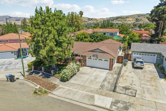1470 Caliente Way, San Jose, CA 95132