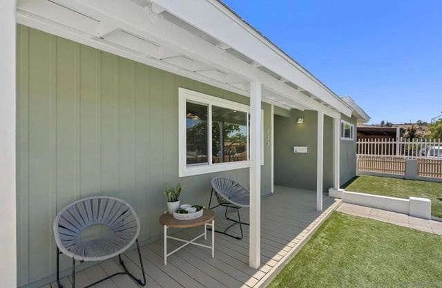 477 Meadowbrook, San Diego, CA 92114