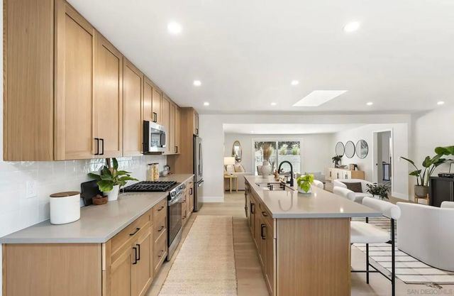 477 Meadowbrook, San Diego, CA 92114