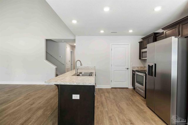 6263 Cardinal Cove Ln, Pensacola, FL 32504