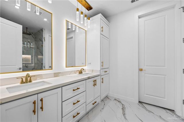 2405 N Gaytan Avenue, Edinburg, TX 78542