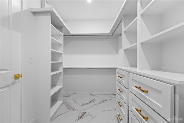 2405 N Gaytan Avenue, Edinburg, TX 78542