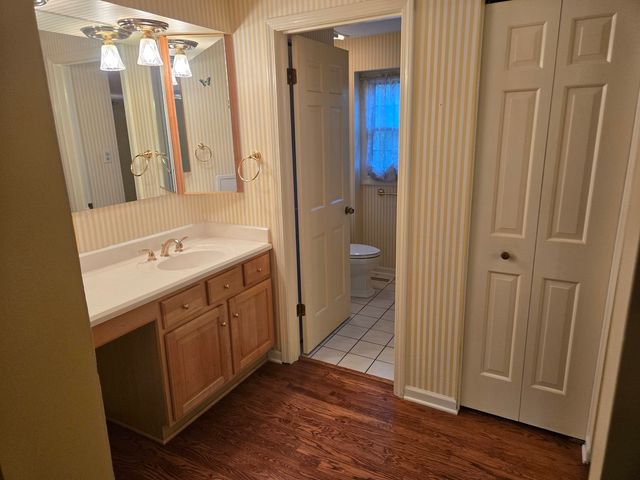 2S663 Avenue Normandy East Street, Oak Brook, IL 60523