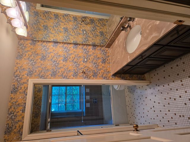 2S663 Avenue Normandy East Street, Oak Brook, IL 60523