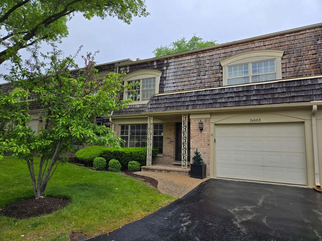 2S663 Avenue Normandy East Street, Oak Brook, IL 60523
