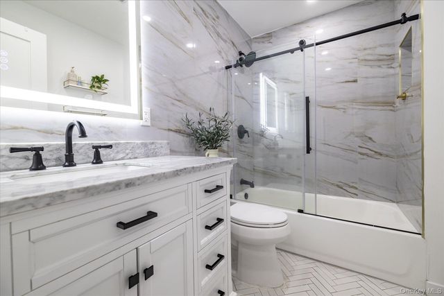 2125 North Drive, Seaford, NY 11783