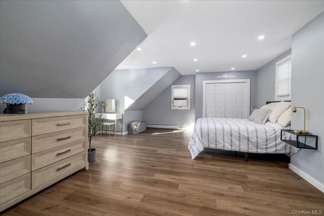 2125 North Drive, Seaford, NY 11783