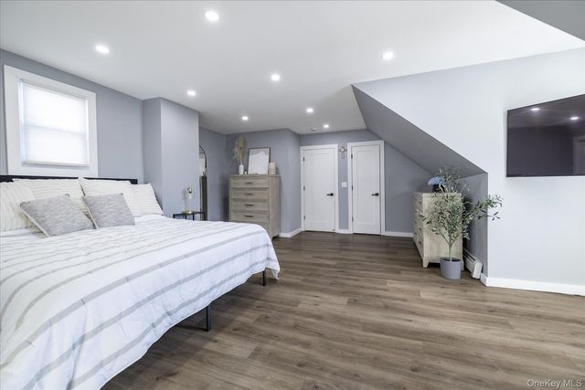 2125 North Drive, Seaford, NY 11783