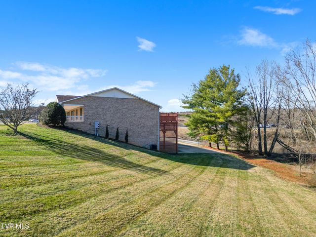101 Crestview Drive, Greeneville, TN 37745
