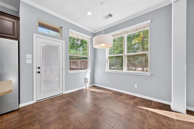 137 Cheswood Manor, The Woodlands, TX 77382