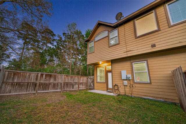 137 Cheswood Manor, The Woodlands, TX 77382