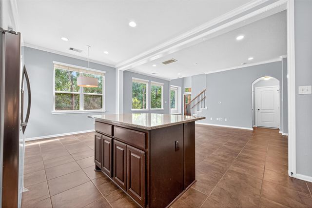 137 Cheswood Manor, The Woodlands, TX 77382