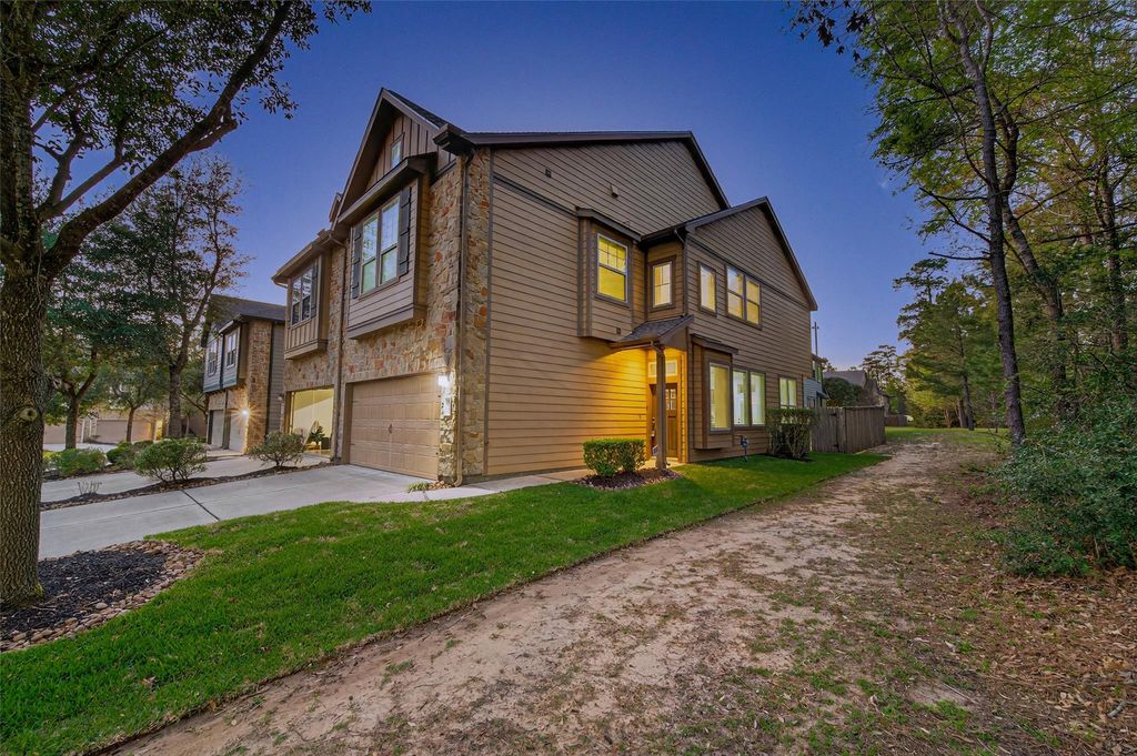 137 Cheswood Manor, The Woodlands, TX 77382