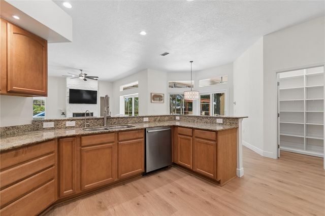 18811 VICTOR MANUEL DRIVE, Lutz, FL 33548