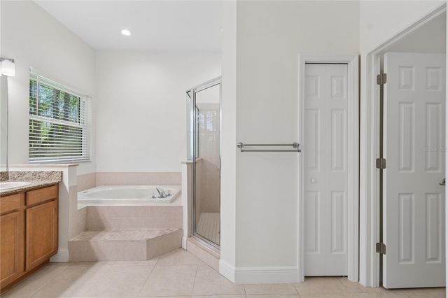 18811 VICTOR MANUEL DRIVE, Lutz, FL 33548