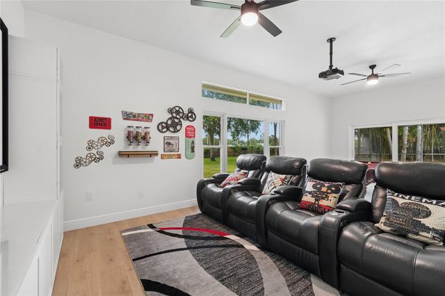 18811 VICTOR MANUEL DRIVE, Lutz, FL 33548