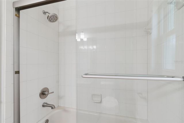 18811 VICTOR MANUEL DRIVE, Lutz, FL 33548