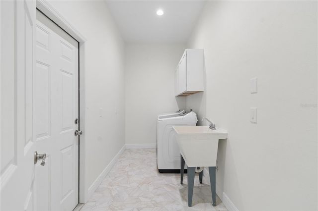 18811 VICTOR MANUEL DRIVE, Lutz, FL 33548