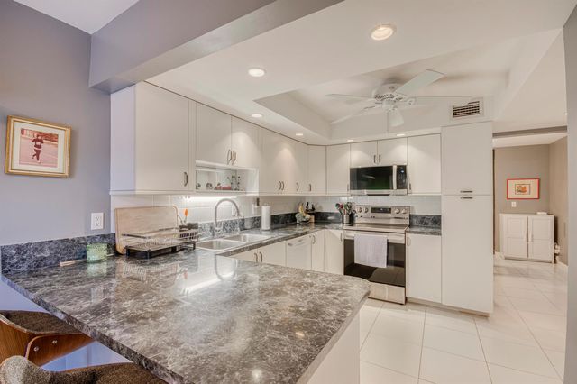 11135 Oakdale Road, Boynton Beach, FL 33437