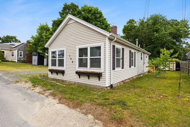 106 Circuit Ave, Wareham, MA 02571