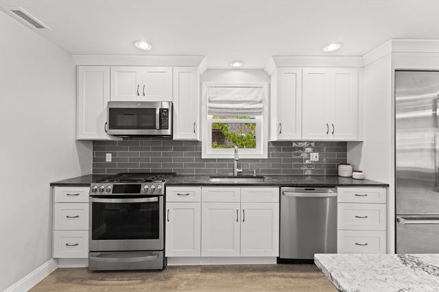 106 Circuit Ave, Wareham, MA 02571