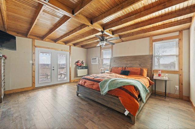 2204 Daniels Drive, Joshua, TX 76058