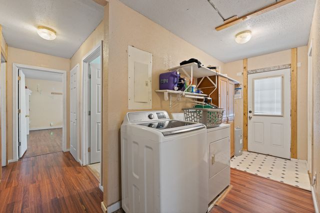 2204 Daniels Drive, Joshua, TX 76058