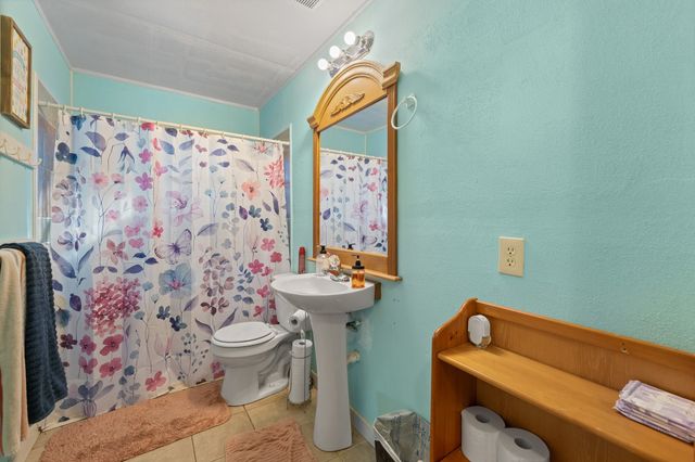 2204 Daniels Drive, Joshua, TX 76058