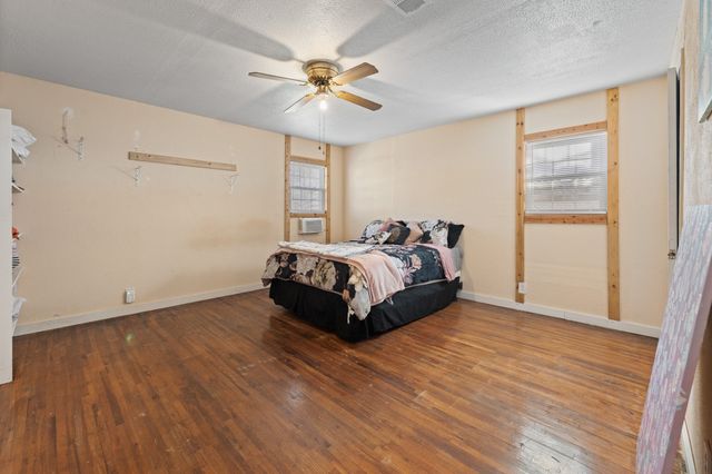 2204 Daniels Drive, Joshua, TX 76058