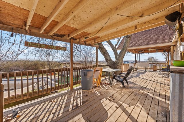 2204 Daniels Drive, Joshua, TX 76058