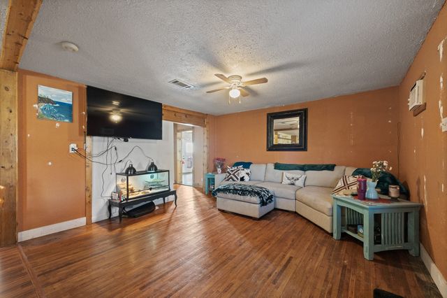 2204 Daniels Drive, Joshua, TX 76058