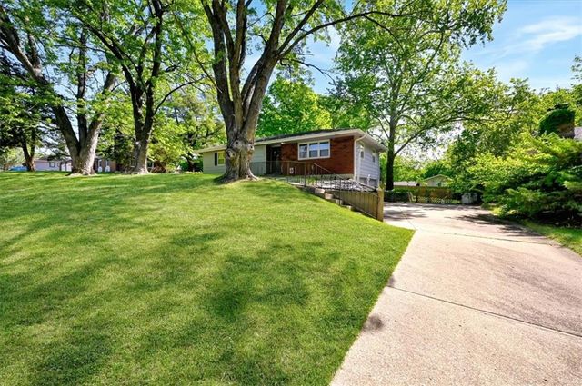 509 Topeka Avenue, Leavenworth, KS 66048