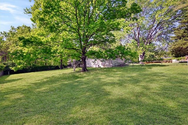509 Topeka Avenue, Leavenworth, KS 66048