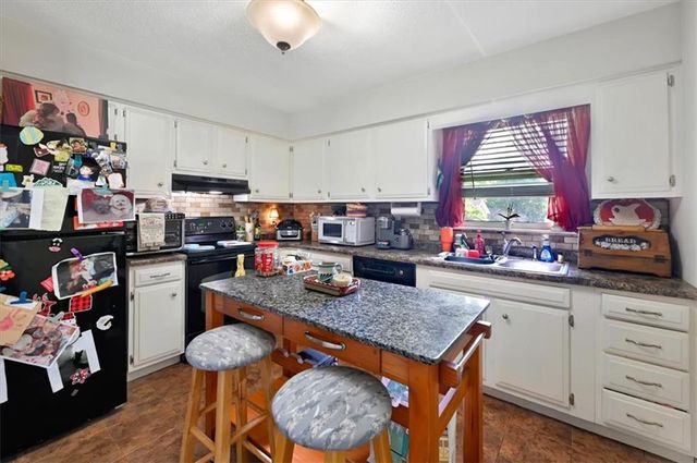 509 Topeka Avenue, Leavenworth, KS 66048