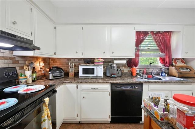 509 Topeka Avenue, Leavenworth, KS 66048