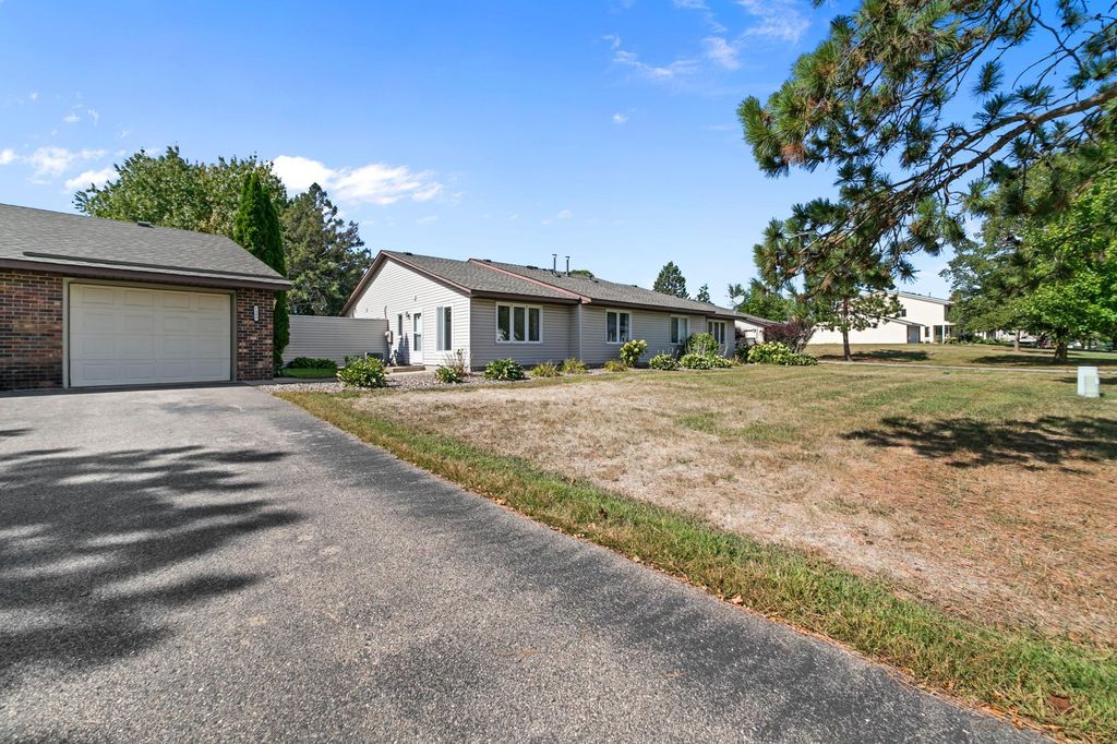 7390 Jensen Avenue S, Cottage Grove, MN 55016 — exterior