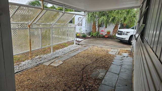 8300 SEMINOLE BOULEVARD 444, Seminole, FL 33772