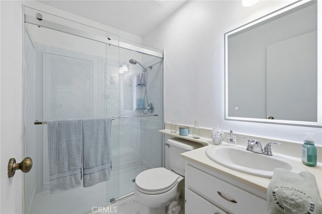 18408 Hatteras Street 14, Tarzana, CA 91356