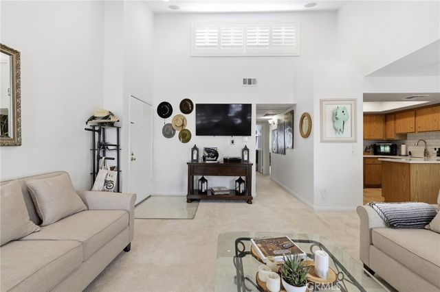 18408 Hatteras Street 14, Tarzana, CA 91356