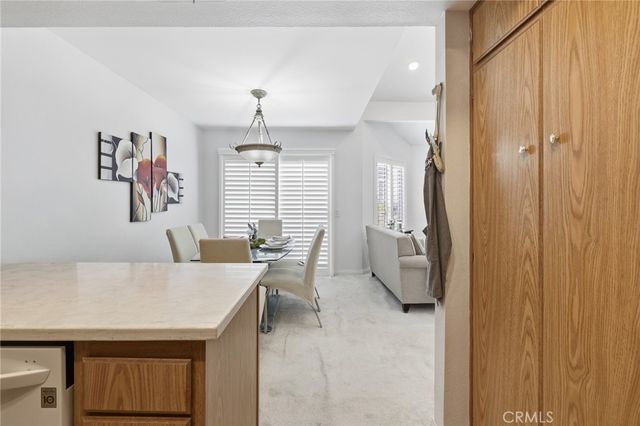 18408 Hatteras Street 14, Tarzana, CA 91356