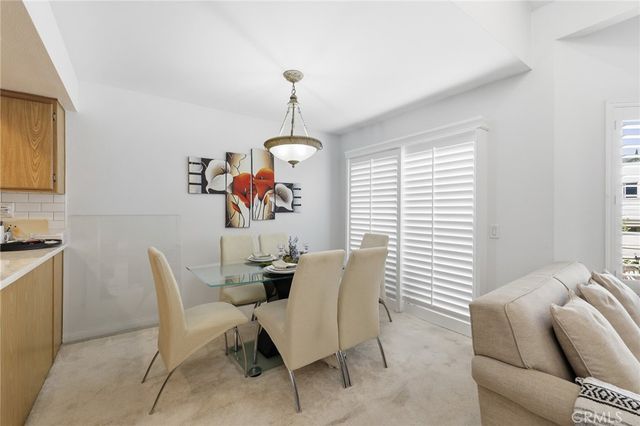 18408 Hatteras Street 14, Tarzana, CA 91356