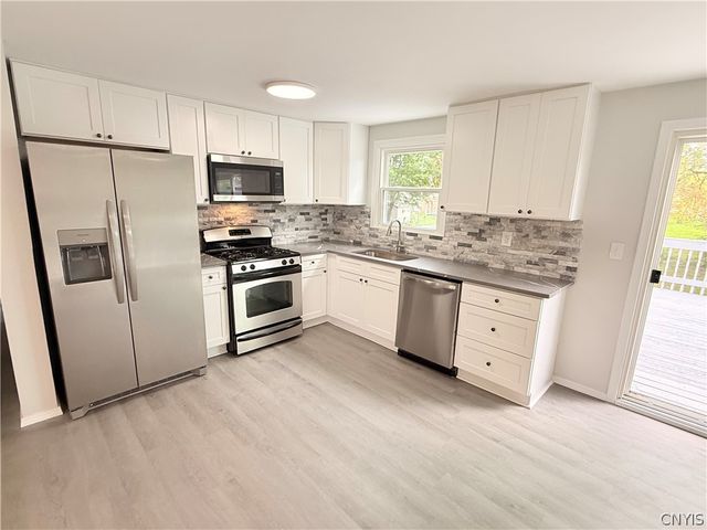 6197 Palisades Drive, Cicero, NY 13039