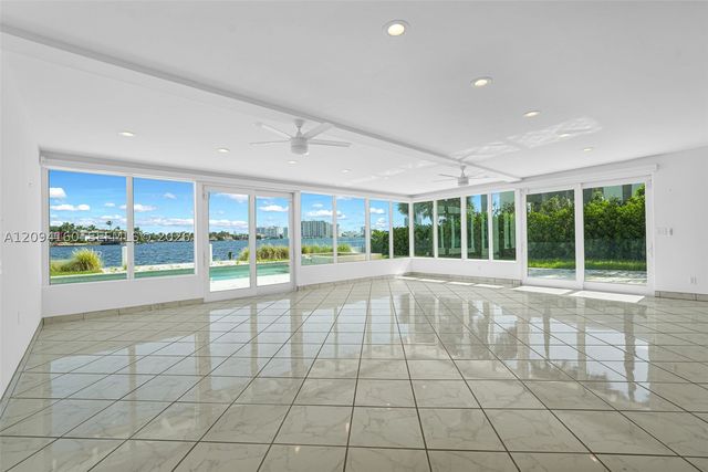 205 N Hibiscus Dr, Miami Beach, FL 33139