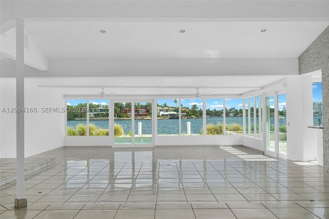 205 N Hibiscus Dr, Miami Beach, FL 33139