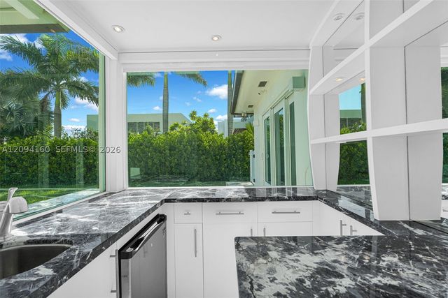 205 N Hibiscus Dr, Miami Beach, FL 33139
