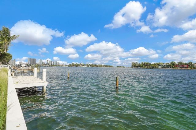 205 N Hibiscus Dr, Miami Beach, FL 33139