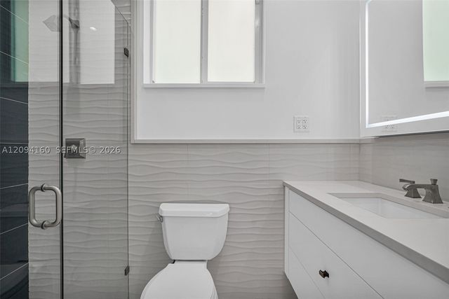 205 N Hibiscus Dr, Miami Beach, FL 33139