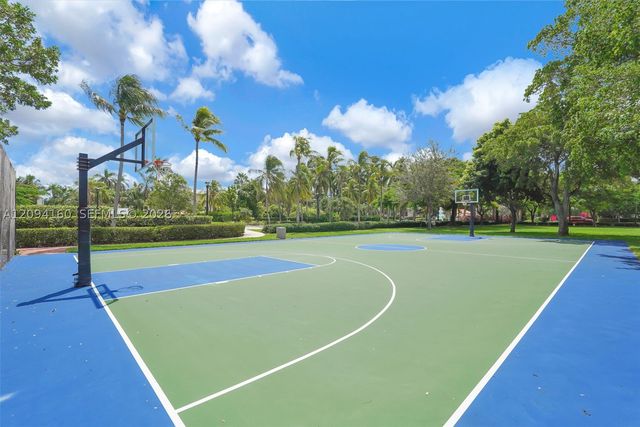 205 N Hibiscus Dr, Miami Beach, FL 33139